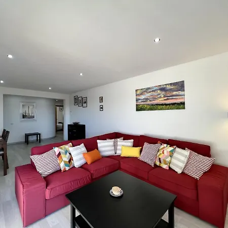 Panoramic View With Pool By Homing Apartment