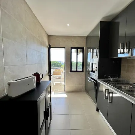 דירה Panoramic View With Pool By Homing *